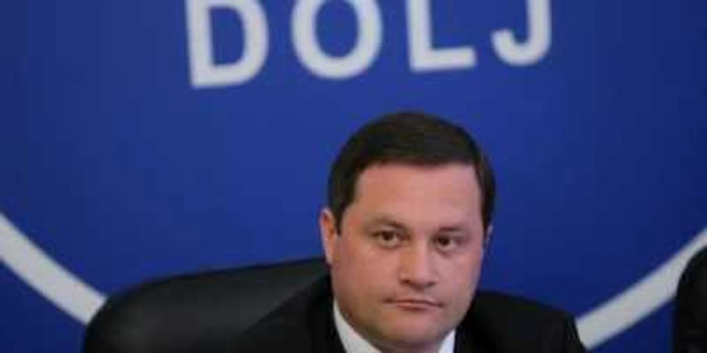 Fostul subprefect s-a plâns poliţiştilor că maşina soţiei sale a fost vandalizată