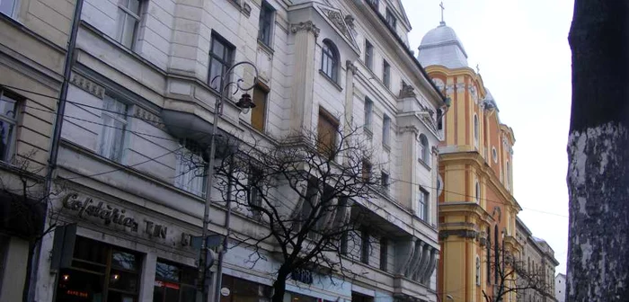Clădirea cu cinematograful şi cafeneaua cunoscute de mai multe generaţii a fost retrocedată Foto: Mihai Bacalu
