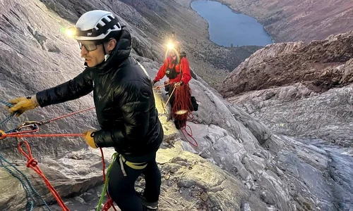 alpinist salvat Siera Nevada Foto FBMono County Sheriff Search and Rescue Team jpg