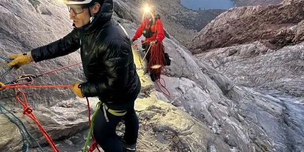 alpinist salvat Siera Nevada Foto FBMono County Sheriff Search and Rescue Team jpg