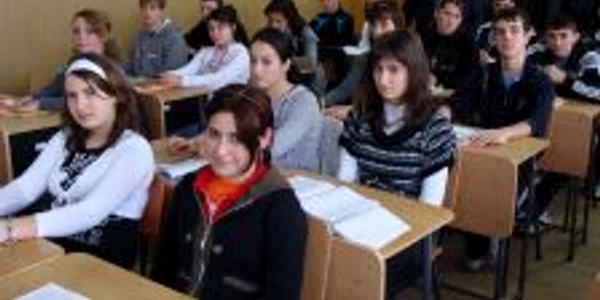  Ion Coman, profesor de religie: "Din fericire, eu sunt titular. Nu-mi fac probleme că-mi voi pierde postul"