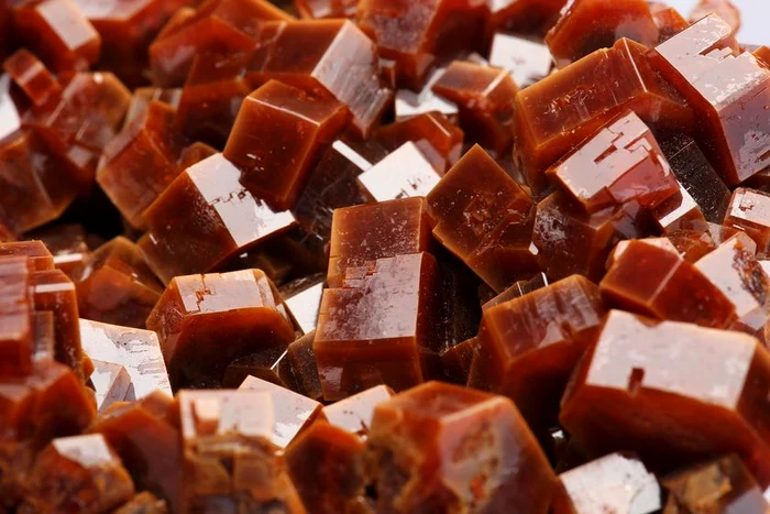 
    Delicioase caramele! Pardon, cristale FOTO Shutterstock clickpentrufemei.ro  