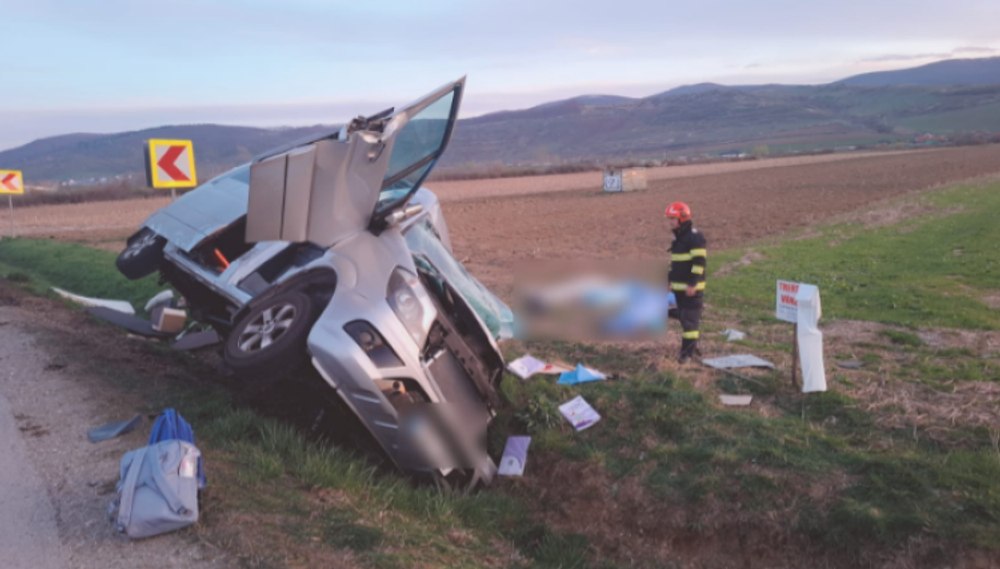 Accident groaznic în Cluj, între un microbuz şi un camion. Trei oameni au murit, alți 5 sunt răniți, prin care și un bebeluș