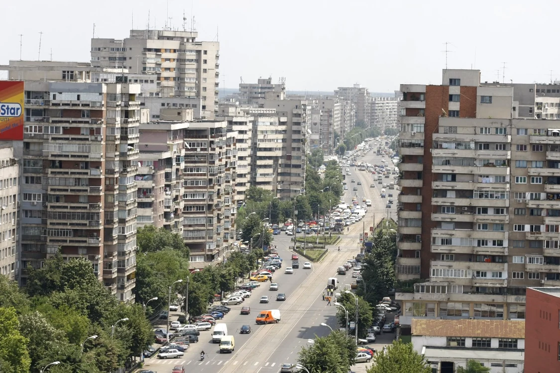 Cei care îşi scot apartamentele la vânzare sunt nevoiţi să reducă preţul din cauza cererii scăzute pe fondul accesului redus la finanţare FOTO Adevărul
