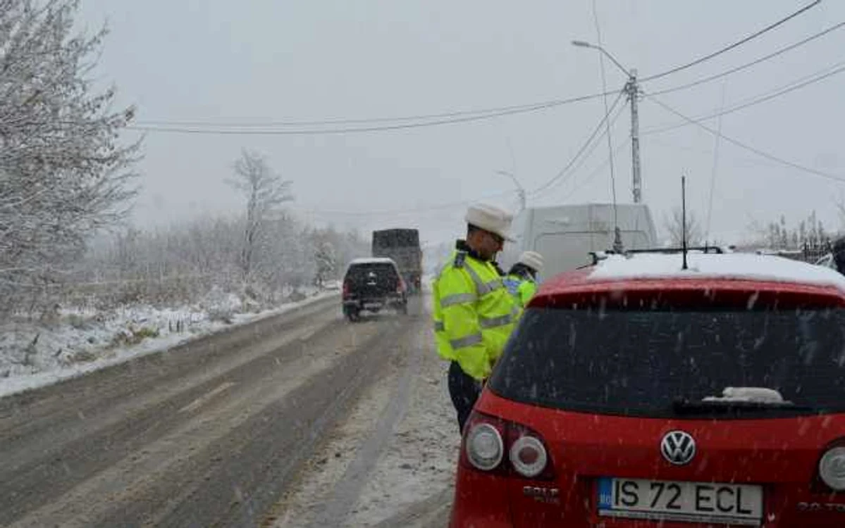 Poliţia i-a tras pe dreapta pe şoferii care au încălcat legea FOTO Adevărul