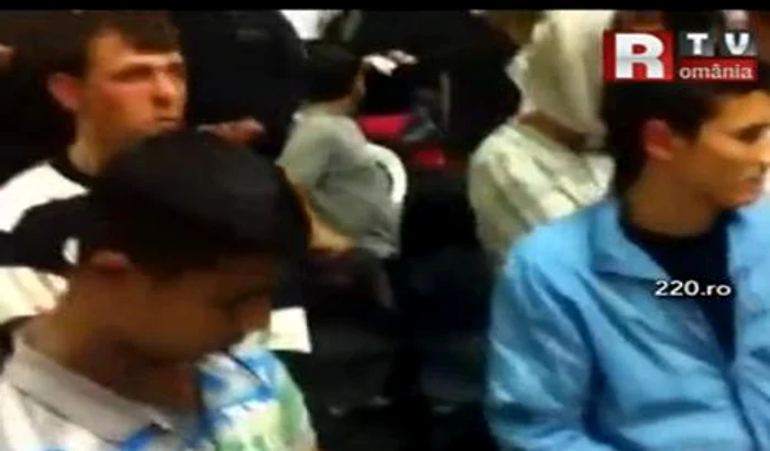 
    Pastorul are grijă de credincioşii lui  