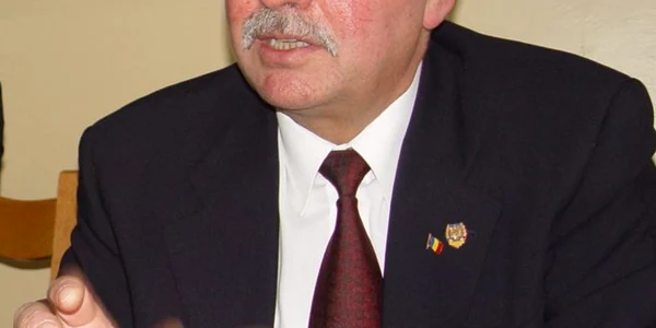 Constantin Nicolescu a fost condamnat la trei ani si patru luni cu executare