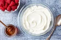 Iaurt grecesc Foto Bigger Bolder Baking dms