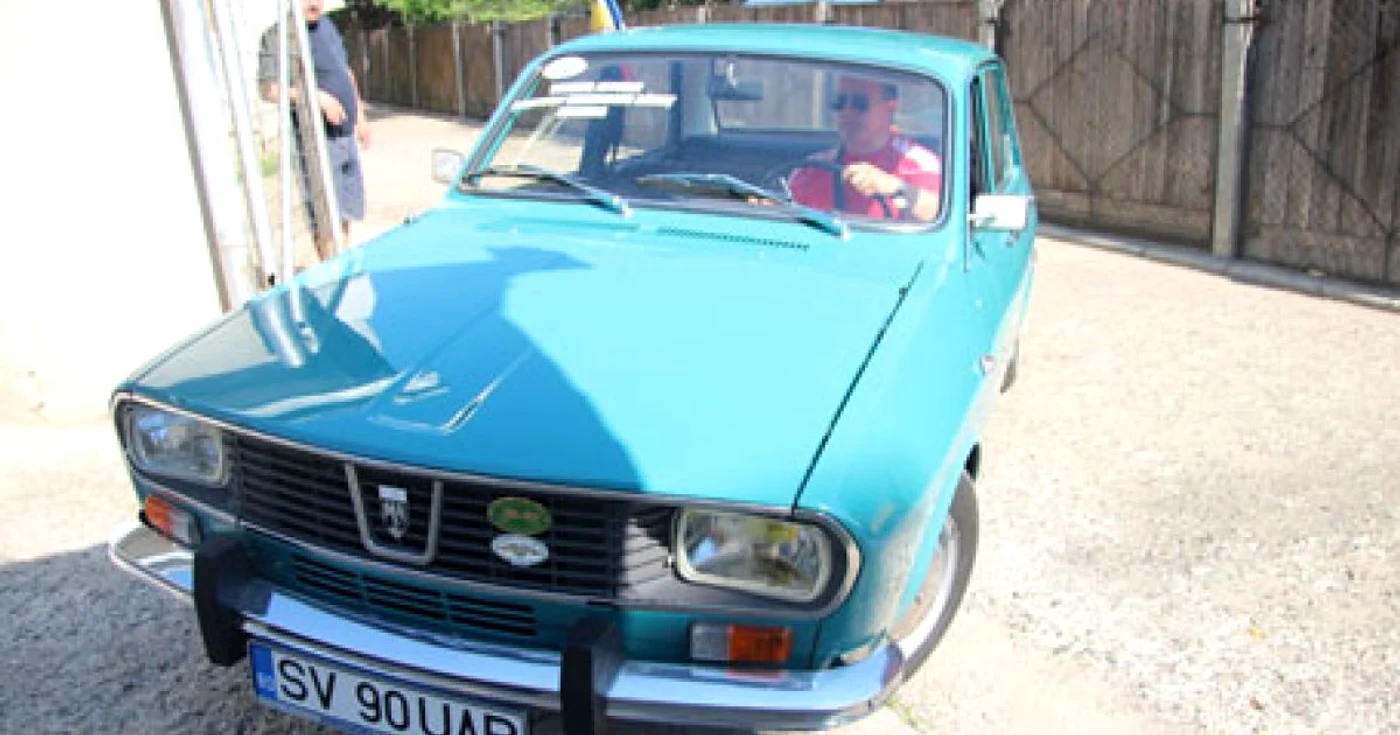 Dacia 1300 cu care Dănuţ Crainiciuc va pleca în turul de 7.000 de kilometri