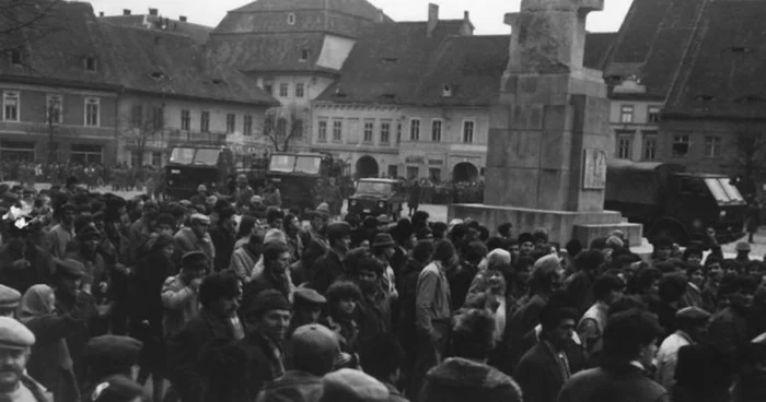 Pe 25 decembrie 1989, România a ieşit în stradă pentru a primi vestea morţii lui Nicolae Ceauşescu