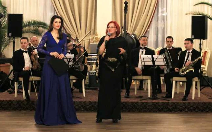 Iuliana Tudor, alături de Doina Cociş, directorul Direcţiei pentru Cultură Sălaj FOTO Andreea Vilcovschi