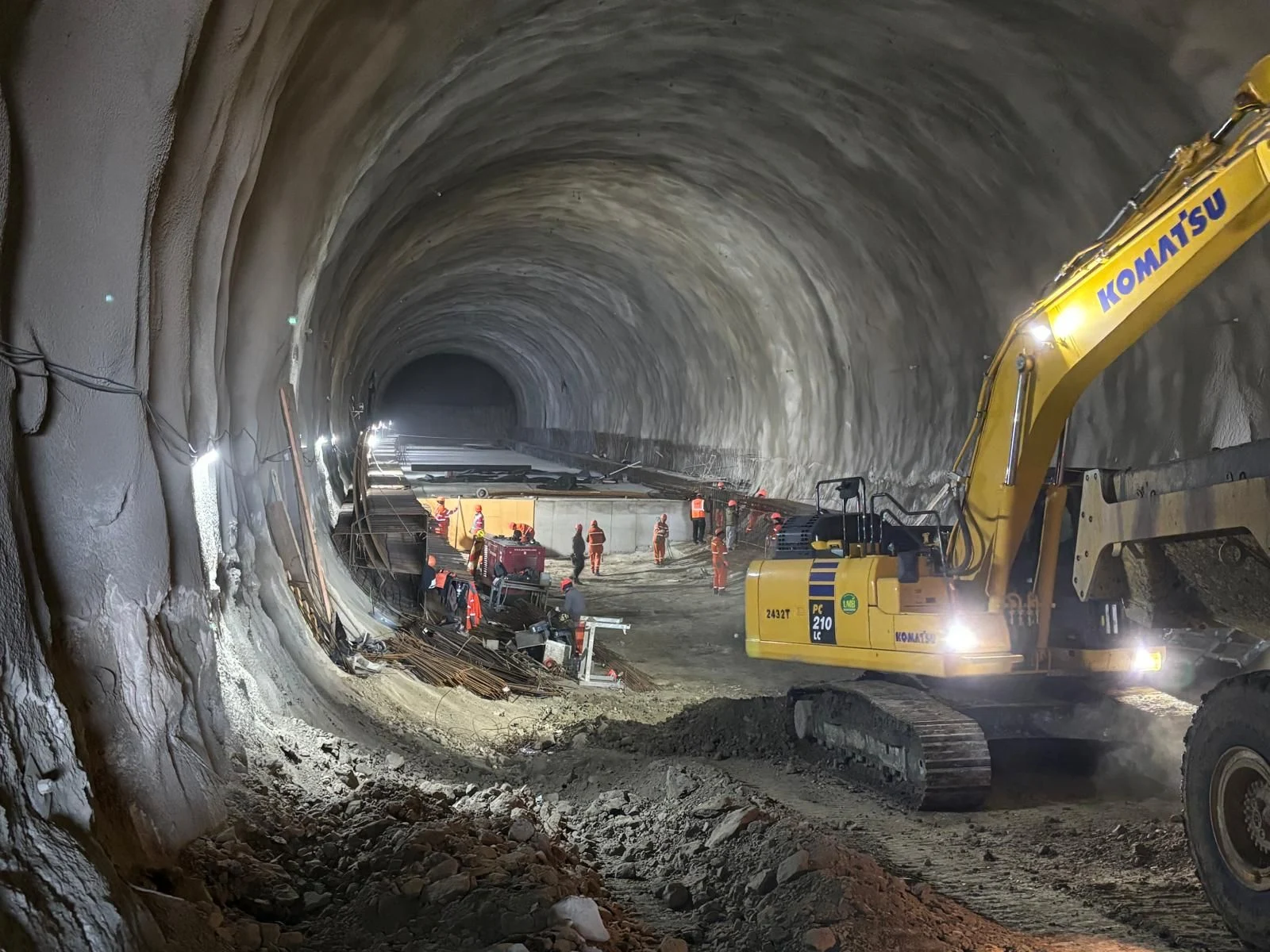 Progres de 40 la sută pe șantierul Autostrăzii Vestului. Când vor fi gata tunelurile de doi kilometri