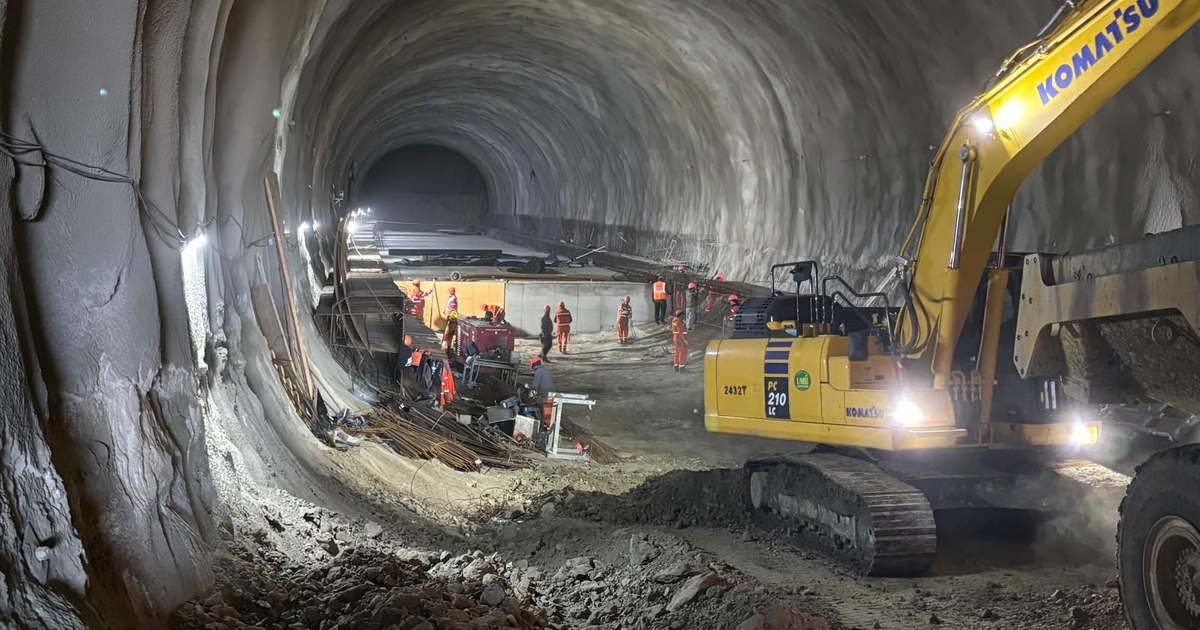 Progres de 40% pe șantierul Autostrăzii Vestului: când se finalizează tunelurile de doi kilometri? Progres de 40% pe șantierul Autostrăzii Vestului: când se finalizează tunelurile de doi kilometri?