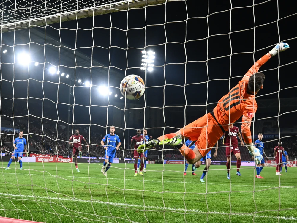 Propunere revoluționară în fotbalul românesc. Superliga ar putea avea un format redus