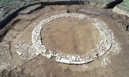 Mormântul circular din epoca romană descoperit în sudul Germaniei (© Manfred Woidich / Archäologiebüro)