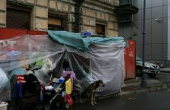 Persoane evacuate din casă Foto: Adevarul