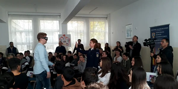 Campania educaţională ALCOOLUL NU TE FACE MARE