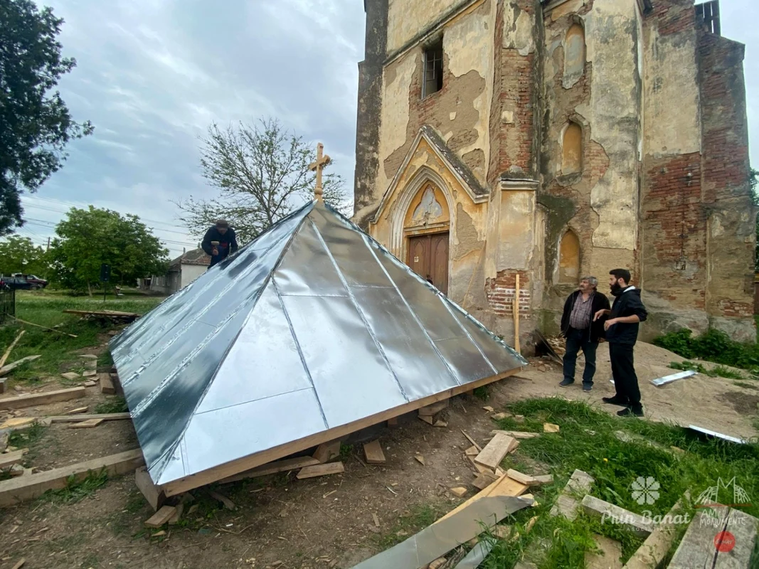 Biserica de la Ofseniţa FOTO Ambulanţa pentru Monumente