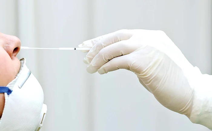 Testul negativ, paşaport pentru concediu în străinătate