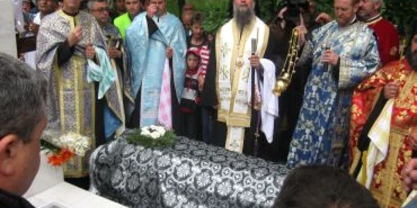 Craiova: Petrache Lupu de la Maglavit a fost reînhumat