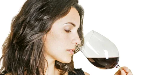 «Este periculos  alcoolul  pentru femei?»