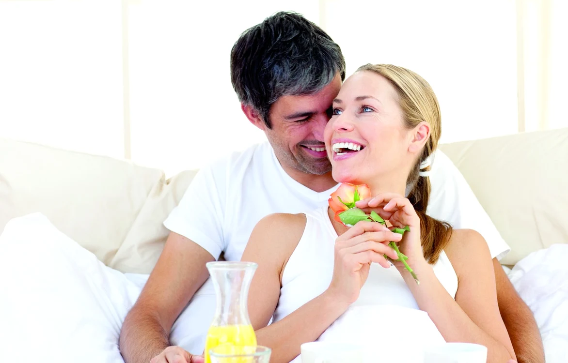 Gesturi simple precum o îmbrăţişare pot readuce zâmbetul pe faţa celor dragi