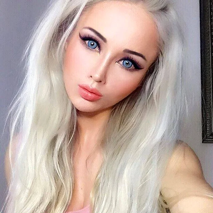 24 valeria lukyanova papusa barbie 17 jpg jpeg