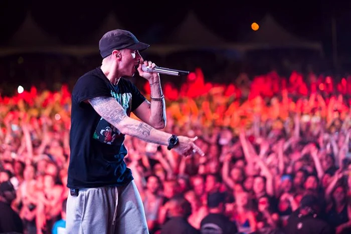 Eminem a ajuns pe patul de spital din cauza unei supradoze