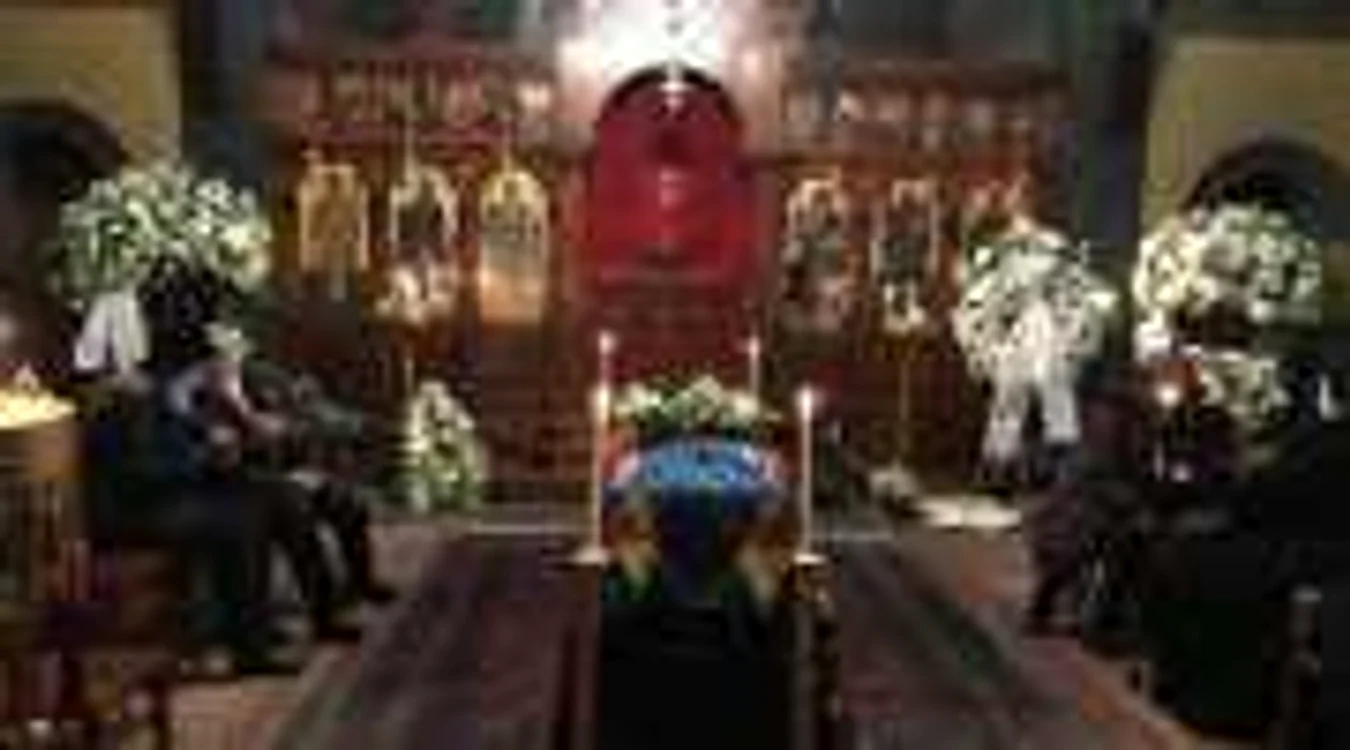 Regele Mihai, vegheat de jurnalişti şi câteva măicuţe FOTO Alexandra Tănăsescu