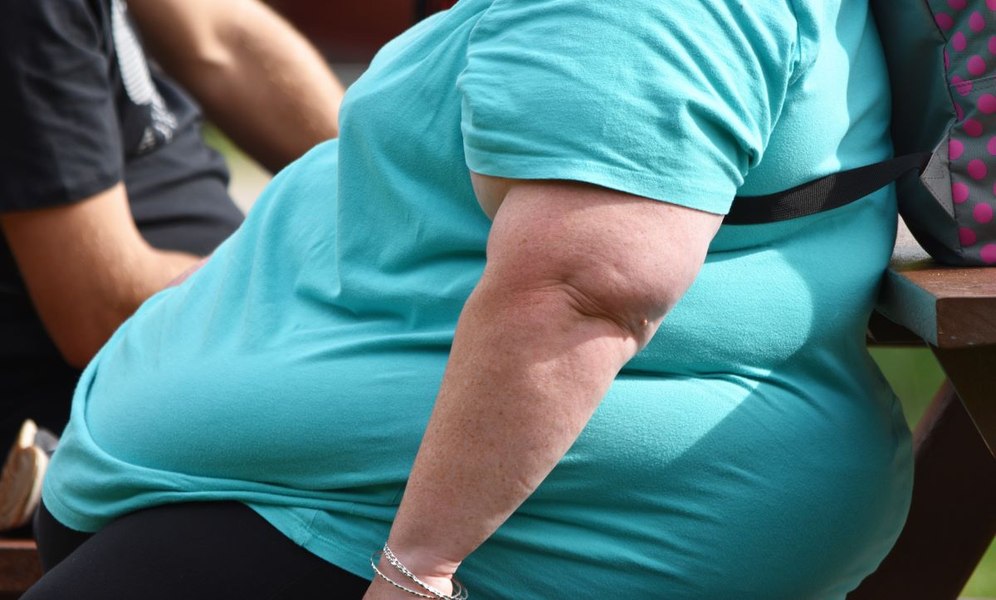 Unul dintre cele mai absurde moduri de a muri: un bărbat şi-a pierdut viaţa după ce partenera sa obeză a căzut peste el şi l-a sufocat