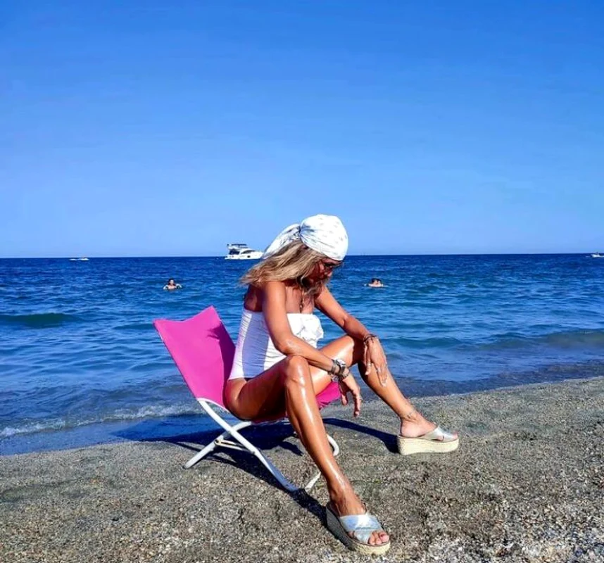Anca Țurcașiu, la plajă. Sursă: Instagram