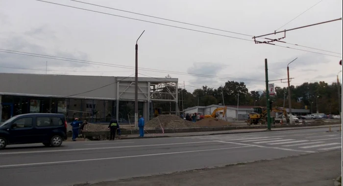 Lucrările vor duce la lărgirea a două intersecţii din zonă. FOTOnewsbv.ro