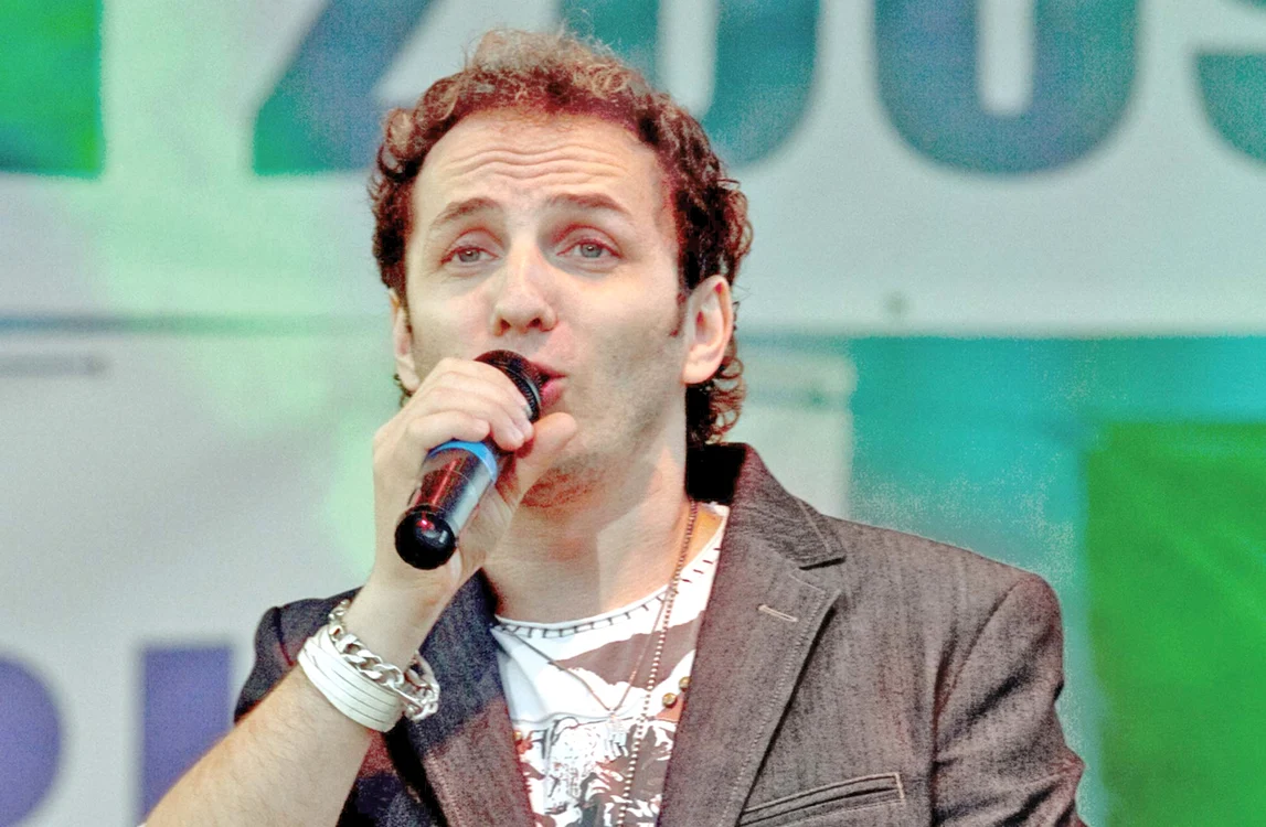 
    Mihai Trăistariu (38 de ani)   