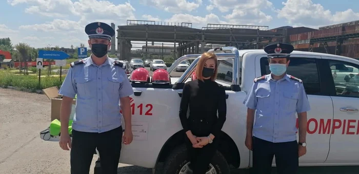 Pompierii au primit căşti de protecţie performante de la compania Donalam FOTO Facebook/ISU Călăraşi