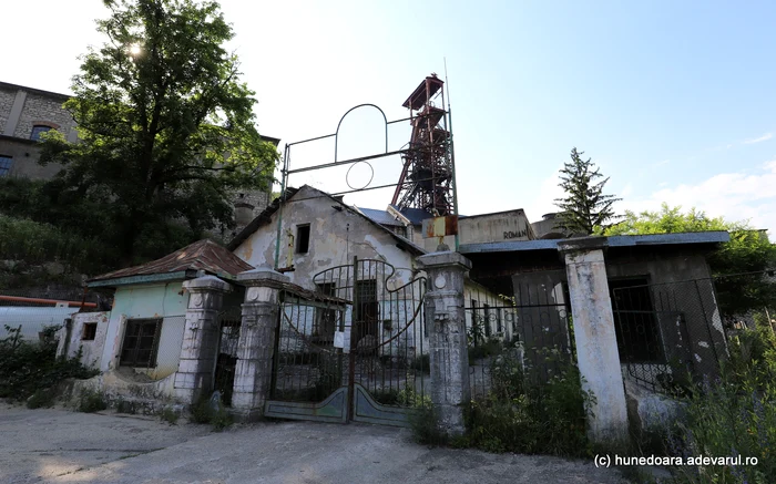 Poarta minei Anina. Foto: Daniel Guță. ADEVĂRUL