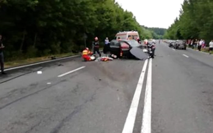 Doi oameni au murit în urma impactului frontal dintre o motocicletă și o mașinăFoto: Observator de Călărași