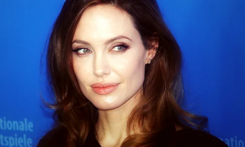 Angelina Jolie își îngrijește tenul  sursa   Shutterstock jpg