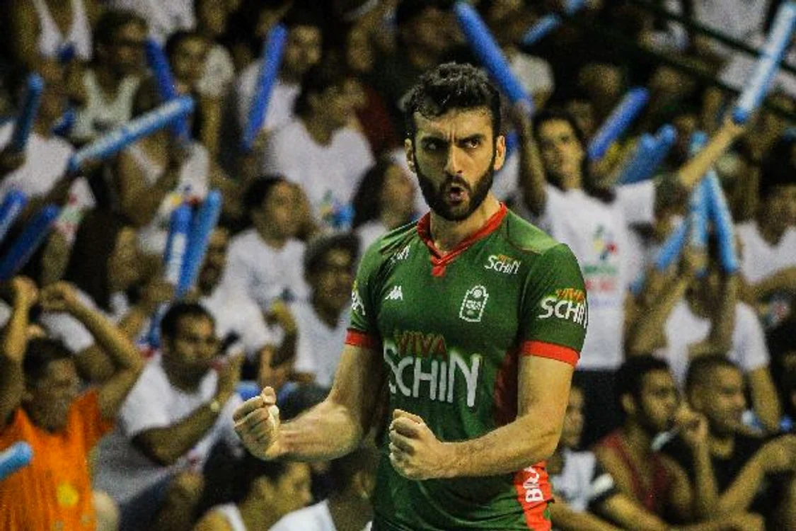 
    Bogdan Olteanu e in finala Superligii Braziliei la voleiFoto: Doarvolei.ro  
