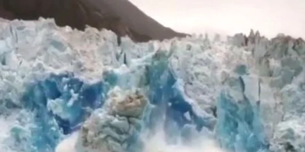 Calota glaciară riscă să înghită pământul datorită topirii excesive jpeg
