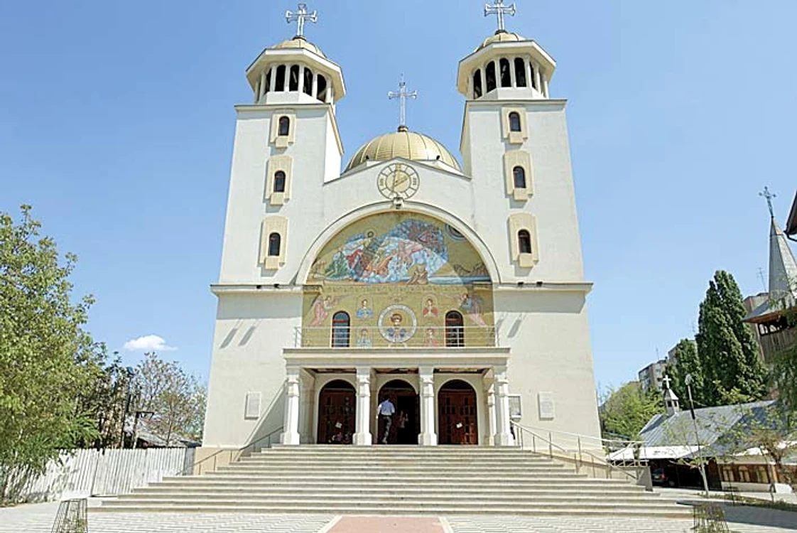 Aceasta este biserica  Sf. Ilie, din Titan, unde  a avut loc sâmbătă  cununia religioasă