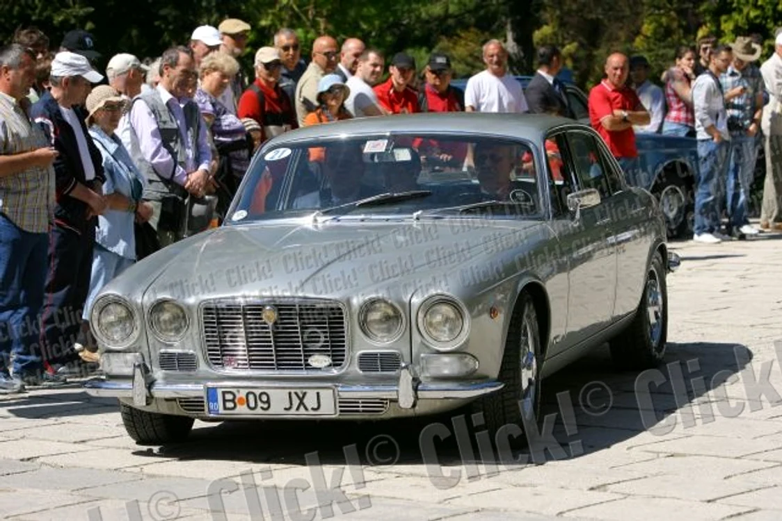 Show auto retro la Sinaia (foto: Dorin Constanda)