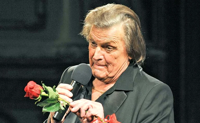 
    Florin a rămas unul dintre cei mai chipeşi actori româniaFoto: Mediafax  