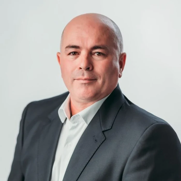 
    Lucian Cimpoeșu, prefectul din Suceava a anunțat că Suceava este acum un exemplu în lupta cu pandemiaFoto: obiectivdesuceava.ro  