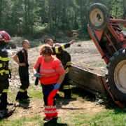 tractor accident rasturnare Oituz FOTO ISU Bacau