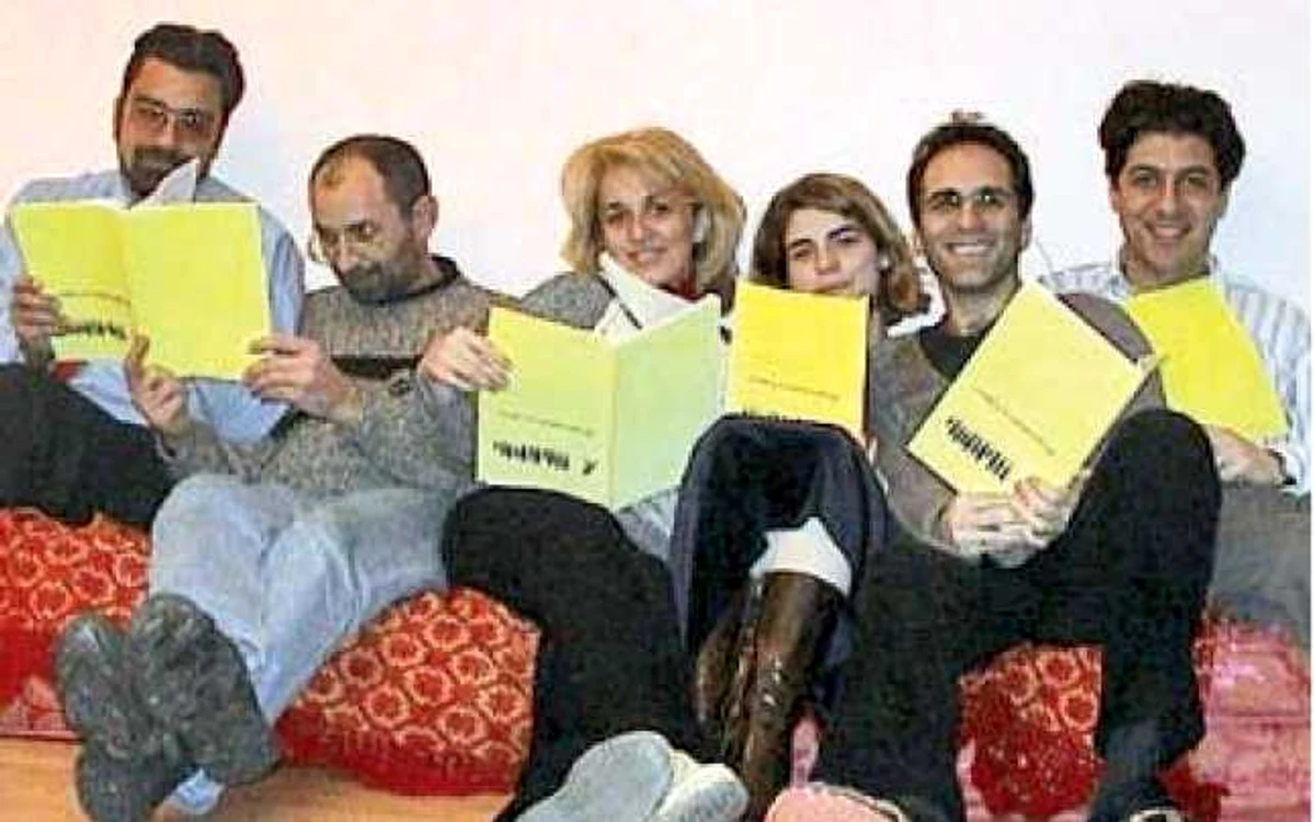 Poză de grup cu Bahá’í studiind p Foto: arhivă personală Bahman Rahmatian