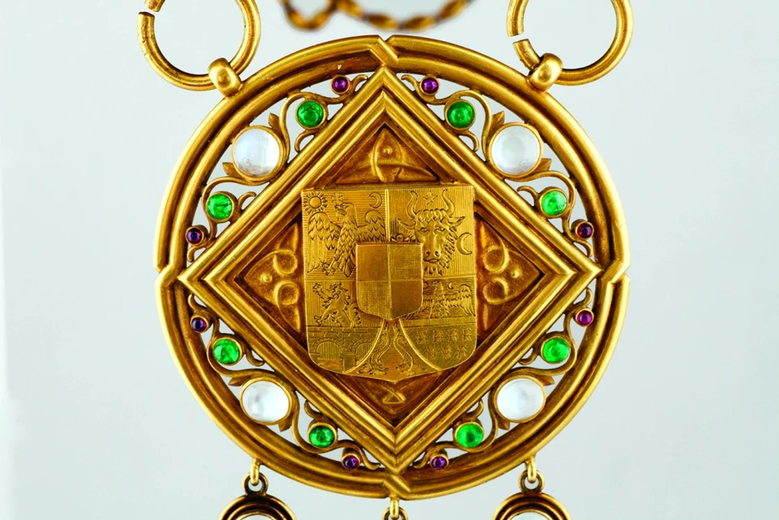 Ornament din coroana Reginei Maria