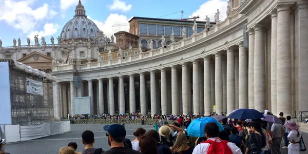 turisti la coada la roma