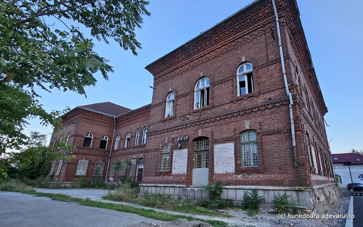 Fostul sediu al Uzinelor de fier și al ICSH. Foto: Daniel Guță