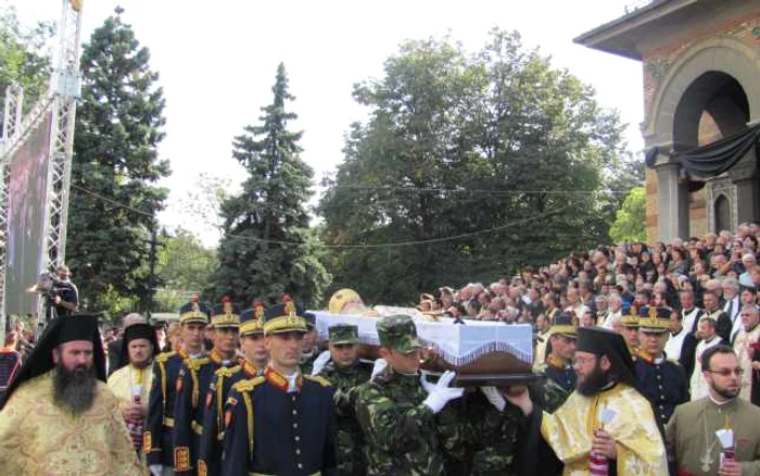 Înmormântarea mitropolitului Nicolae Corneanu FOTO Ştefan Both