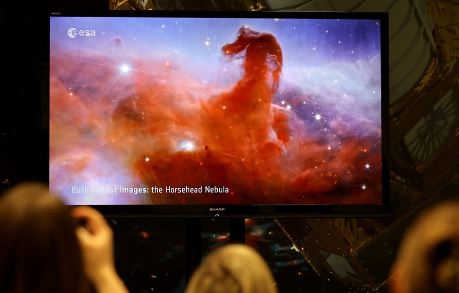 Telescopul spaţial european Euclid dezvăluie primele sale imagini cu „Universul întunecat”